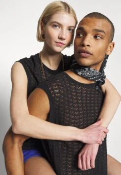 YOURTURN Sheer- Trui - Black 9 YOURTURN Sheer- Trui - Black -Yourturn Verkoopwinkel 0cd40003872f4f2f802f063b28fb3724