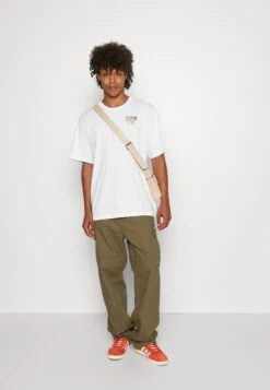 YOURTURN Orange Fruit Graphic Tee- T-Shirt Print - White 7 YOURTURN Orange Fruit Graphic Tee- T-Shirt Print - White -Yourturn Verkoopwinkel 1c348200578f43f7ac005daf916dbbe0