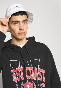 YOURTURN Sweater - Black -Yourturn Verkoopwinkel 2adf924bafe24f14a05d1972af2db883