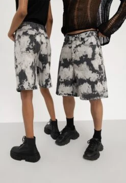 YOURTURN Unisex - Jeansshort - Black Denim -Yourturn Verkoopwinkel 2cd9be114197419383c232b9b8d8d95f