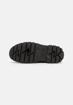 YOURTURN Unisex - Veterschoenen - Black 10 YOURTURN Unisex - Veterschoenen - Black -Yourturn Verkoopwinkel 36a675ab6382460b85ec2bc8729f3aeb