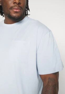 YOURTURN Unisex 2 Pack- T-Shirt Basic - Light Blue/Dark Blue -Yourturn Verkoopwinkel 38112a41675c40fe9ecd8e37b289cea3