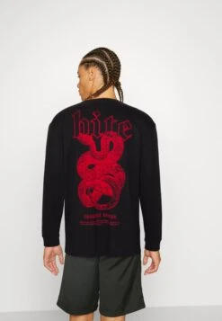 YOURTURN Longsleeve - Black 7 YOURTURN Longsleeve - Black -Yourturn Verkoopwinkel 726fe31d97d447e0bb0b4ee3b18308af