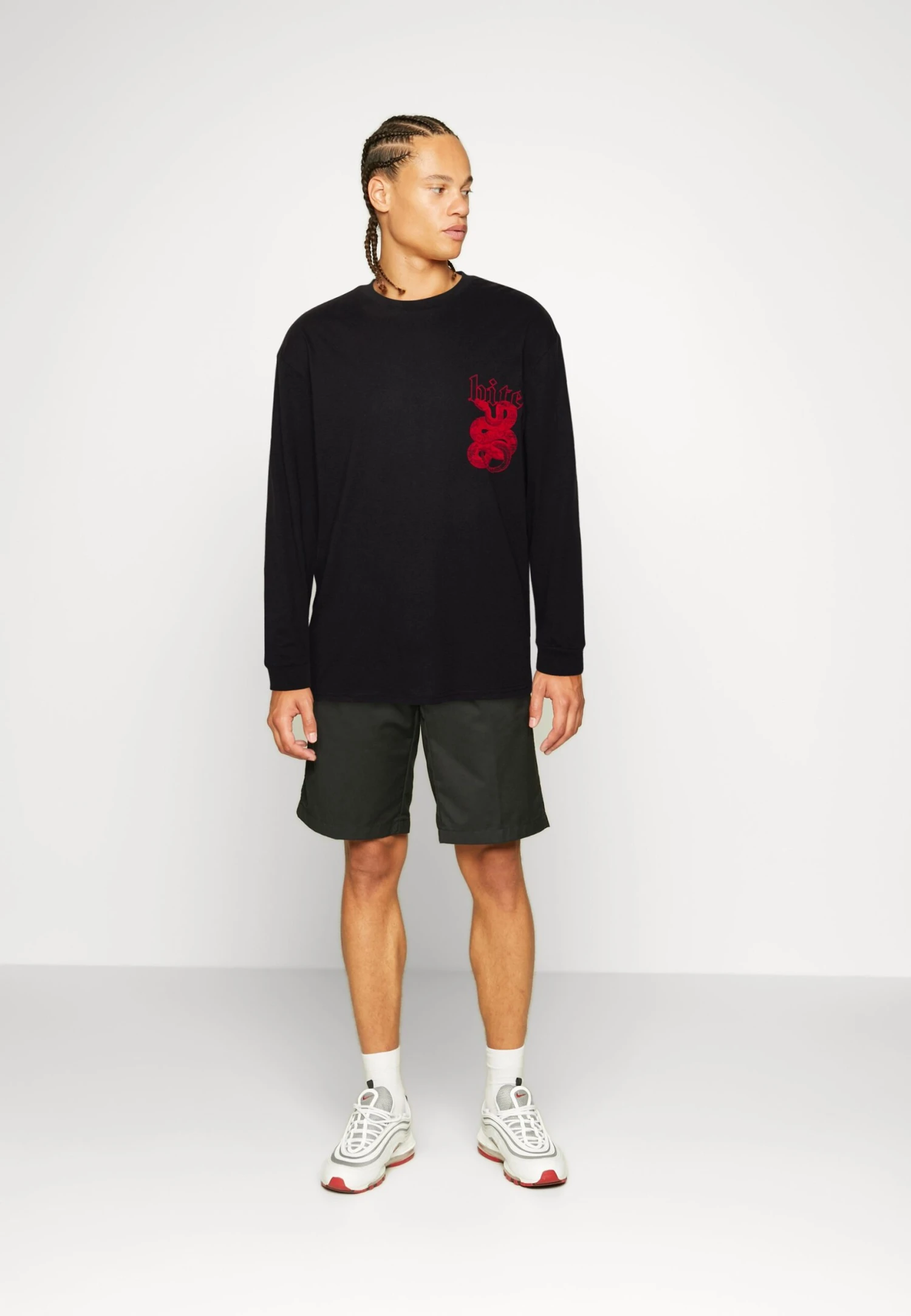 YOURTURN Longsleeve - Black 2 YOURTURN Longsleeve - Black - Afbeelding 2