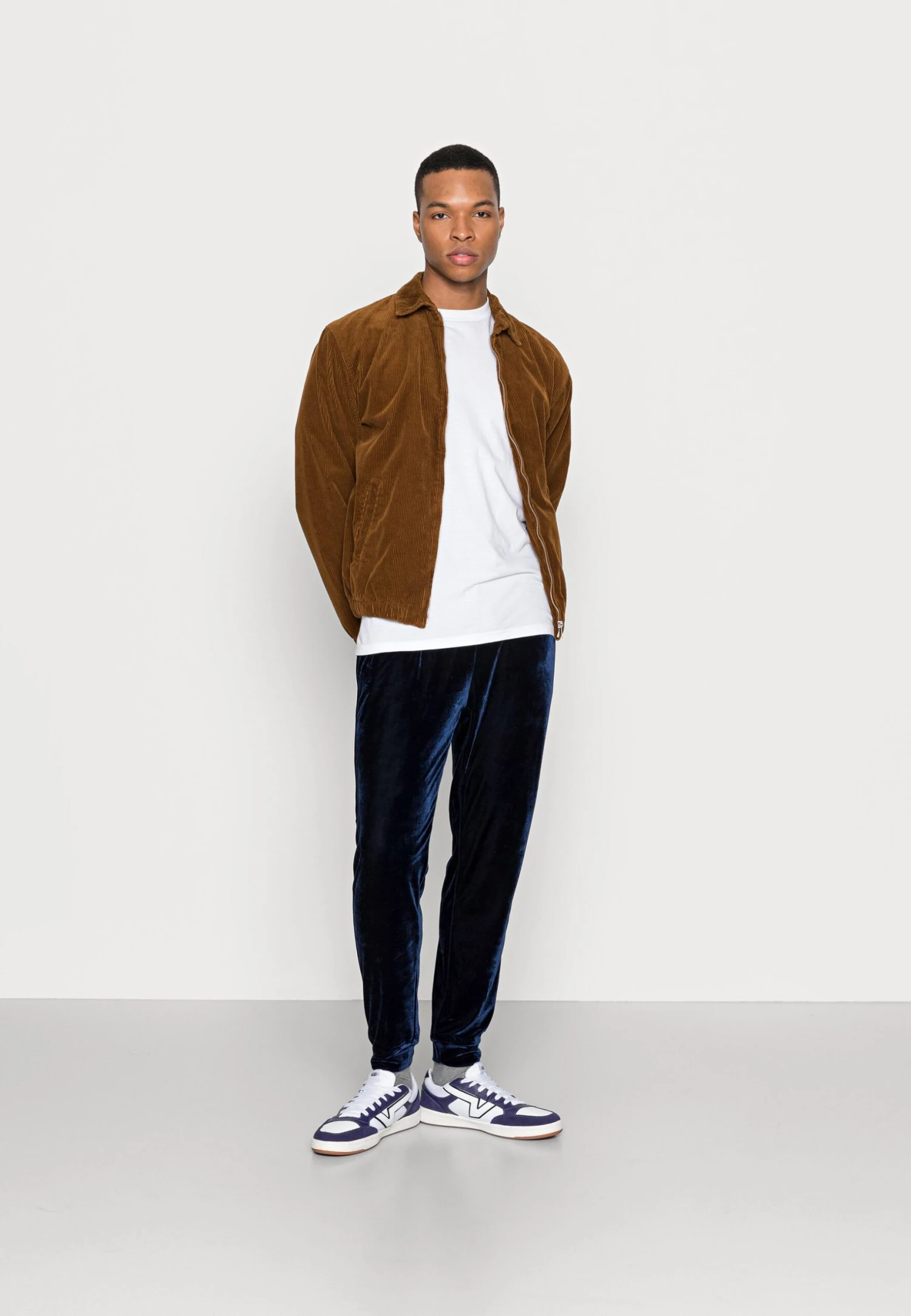 YOURTURN Festive Jogger Unisex - Trainingsbroek - Dark Blue 2 YOURTURN Festive Jogger Unisex - Trainingsbroek - Dark Blue - Afbeelding 2