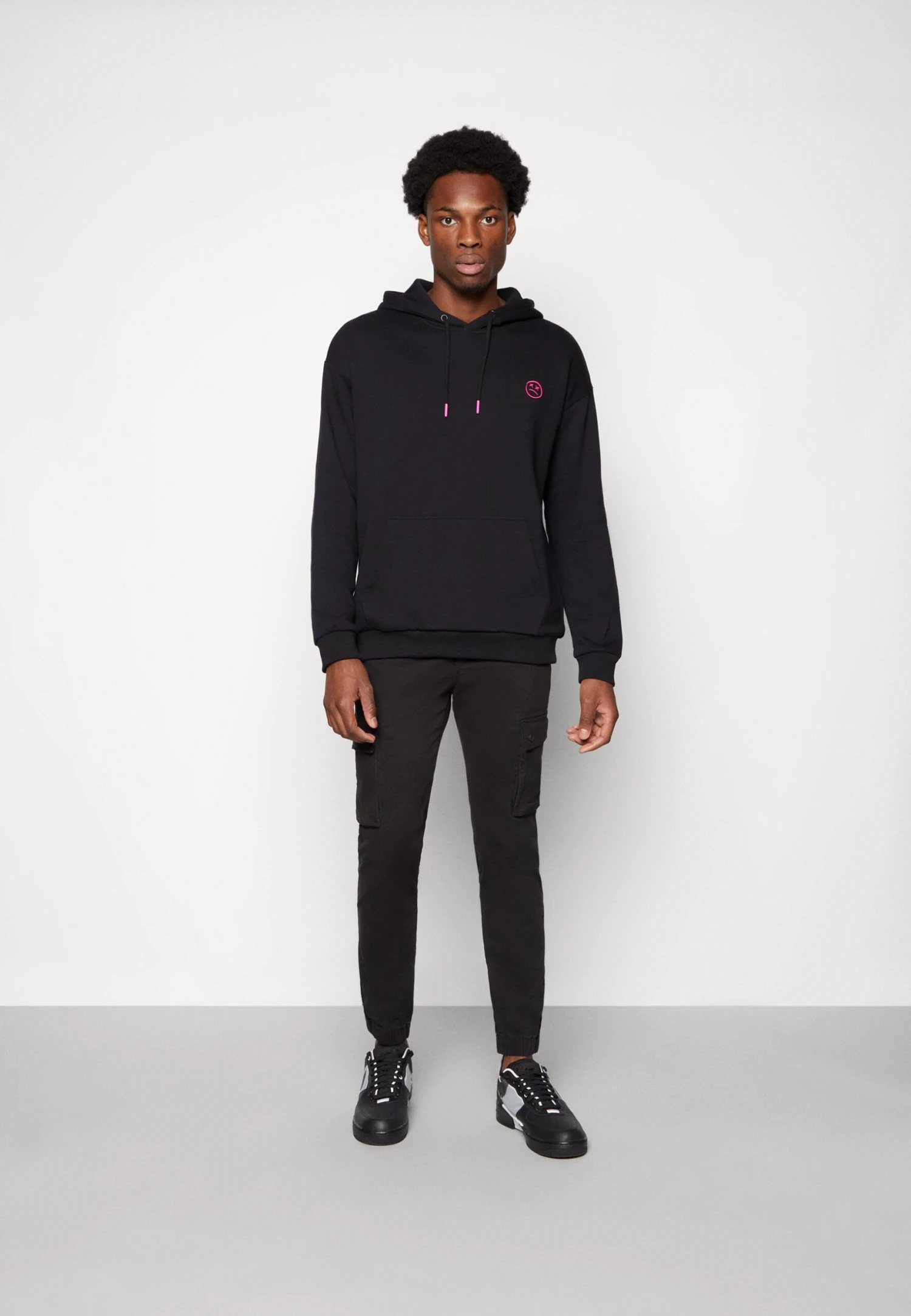 YOURTURN Embroidered Text Hoodie Unisex - Hoodie - Black 2 YOURTURN Embroidered Text Hoodie Unisex - Hoodie - Black - Afbeelding 2