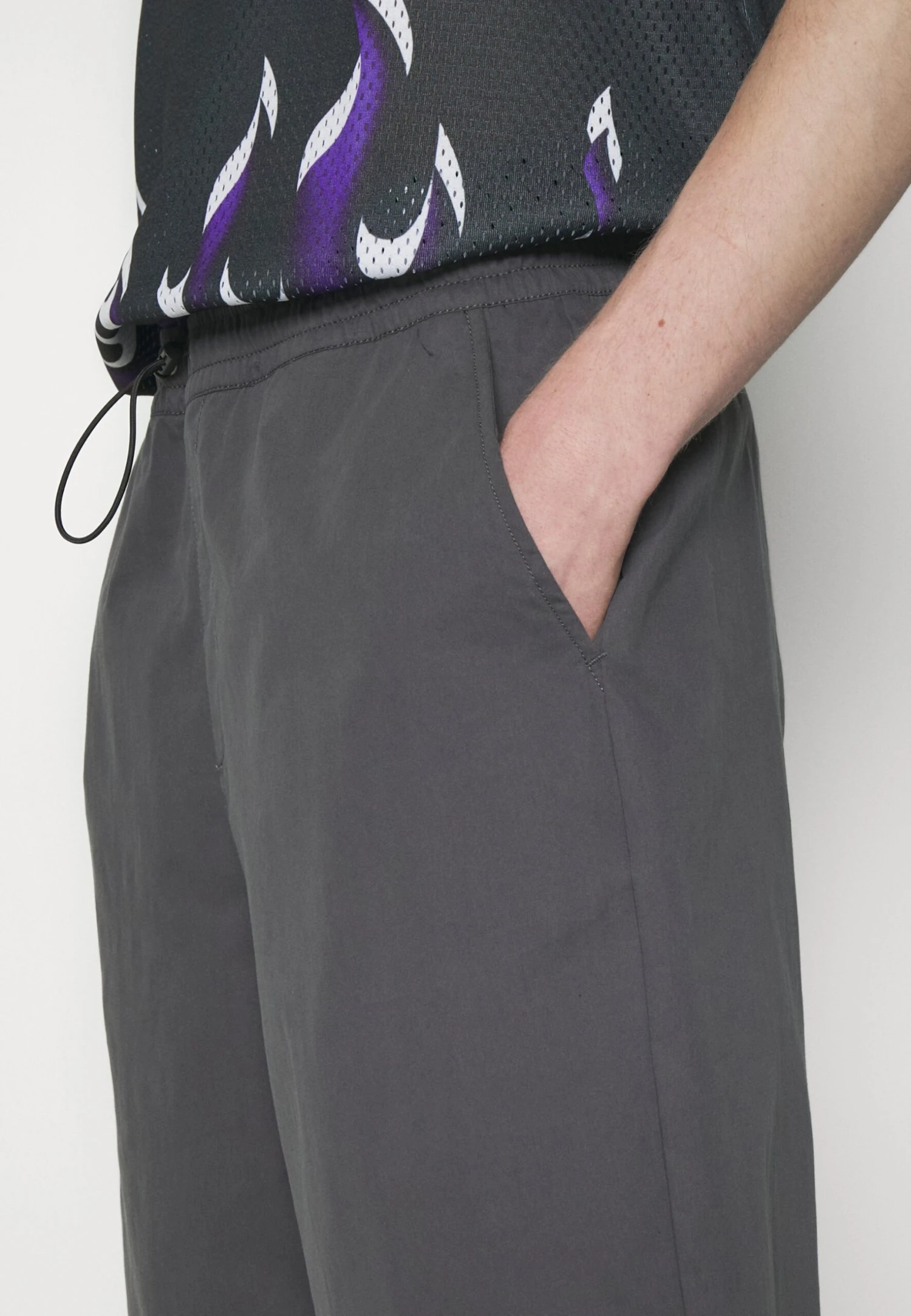 YOURTURN Genderless Parachute - Shorts - Dark Grey 5 YOURTURN Genderless Parachute - Shorts - Dark Grey - Afbeelding 5