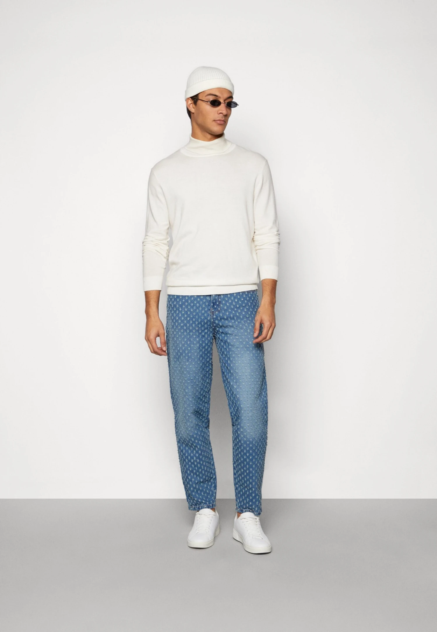 Phluid Project X Yourturn - Heavily Distressed - Relaxed Fit Jeans - Blue Denim 1 Phluid Project X Yourturn - Heavily Distressed - Relaxed Fit Jeans - Blue Denim