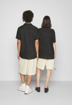 YOURTURN Genderless Parachute - Shorts - White -Yourturn Verkoopwinkel ad64c955882844c7b90940b0d39e59fc