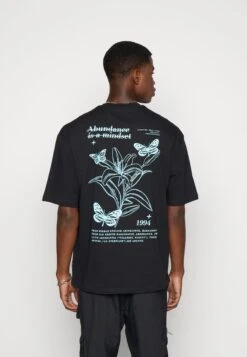 YOURTURN Chest Tee Unisex - T-Shirt Print - 802 - Black 8 YOURTURN Chest Tee Unisex - T-Shirt Print - 802 - Black -Yourturn Verkoopwinkel b2af27d4ebd04411a960eb8d69437ecf