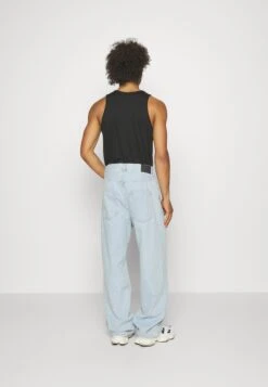 YOURTURN Baggy Jeans Unisex - Relaxed Fit Jeans - Light Blue Denim -Yourturn Verkoopwinkel b5a3a98eb1c846b6896614b68e538ab7