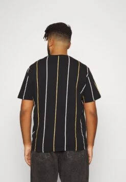 YOURTURN SIGNATURE TEE UNISEX - T-shirt Print 7 YOURTURN SIGNATURE TEE UNISEX - T-shirt Print -Yourturn Verkoopwinkel bd2ef586fd73426b904f036da0878506