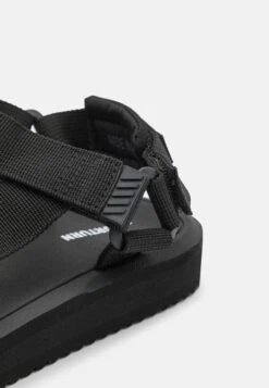 YOURTURN Unisex - Sandalen - Black -Yourturn Verkoopwinkel c98b7d477a624906a6cdff4431936912