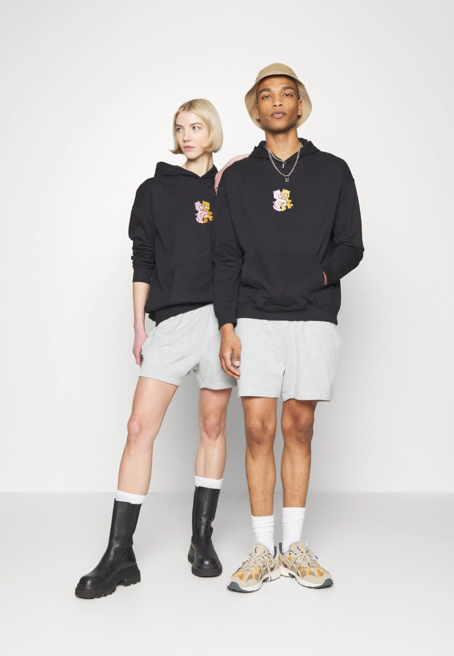 YOURTURN Care Bears Unisex - Hoodie - Black 2 YOURTURN Care Bears Unisex - Hoodie - Black - Afbeelding 2