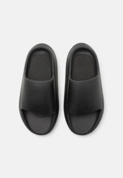 YOURTURN Badslippers - Black 9 YOURTURN Badslippers - Black -Yourturn Verkoopwinkel cf646b70f2e848caa63bab5f5d5868bd