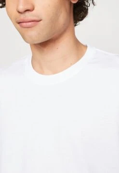 YOURTURN Unisex - T-Shirt Print - White 11 YOURTURN Unisex - T-Shirt Print - White -Yourturn Verkoopwinkel cf6aabb9470e4880b7566904721a6cd9