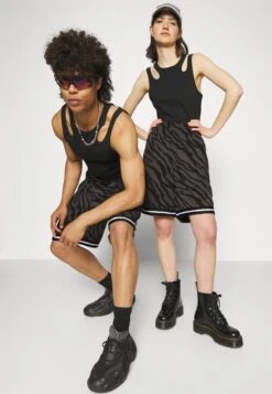 YOURTURN Unisex - Shorts - Dark Grey 9 YOURTURN Unisex - Shorts - Dark Grey -Yourturn Verkoopwinkel dab1b4caade94dcc8f454ffafc3f50cb