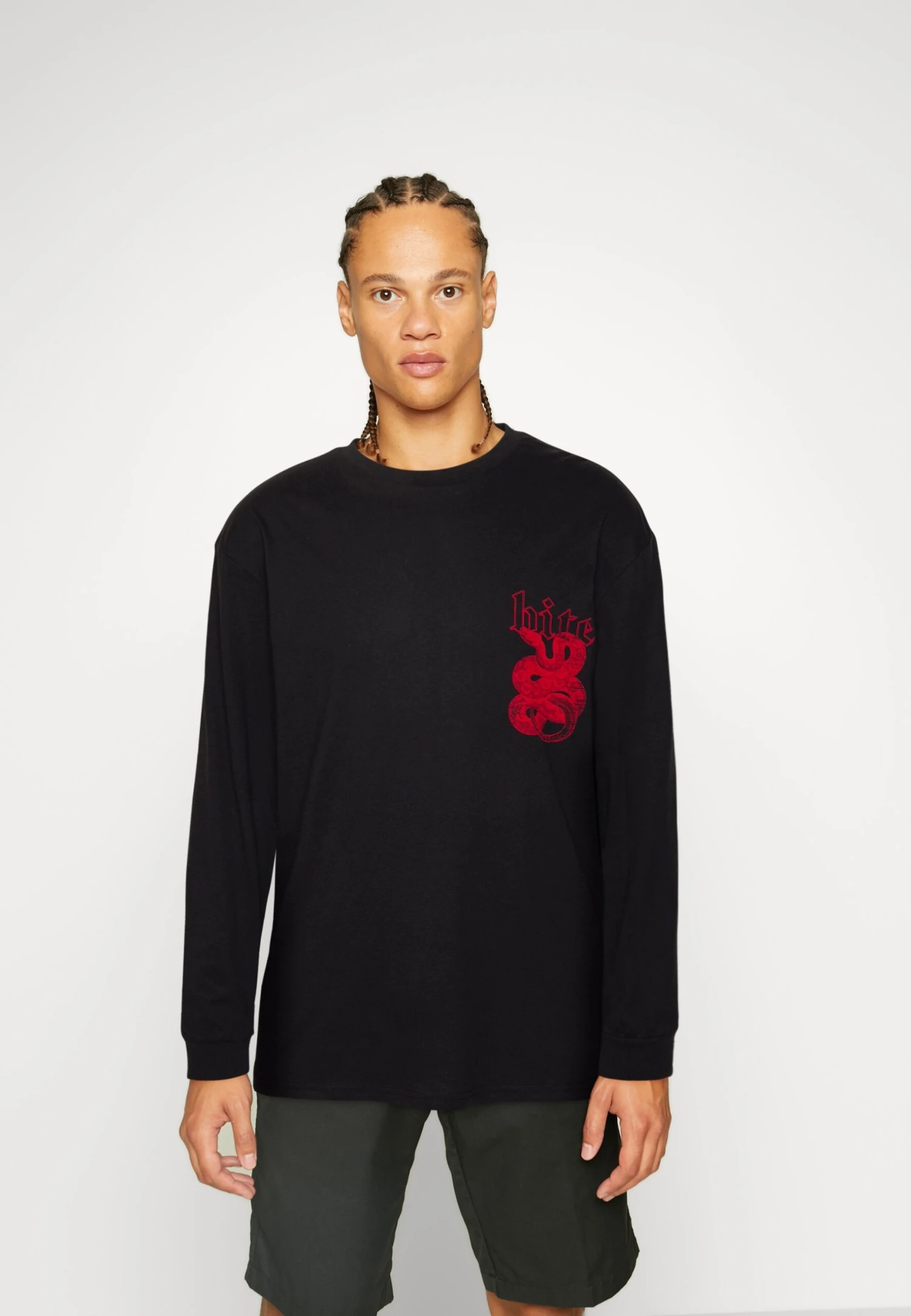 YOURTURN Longsleeve - Black 1 YOURTURN Longsleeve - Black