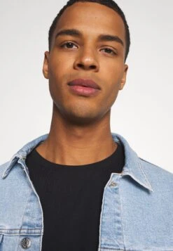 YOURTURN Unisex - T-Shirt Print - Black 10 YOURTURN Unisex - T-Shirt Print - Black -Yourturn Verkoopwinkel f2a3cfc5fe484830898e53193cf9741d