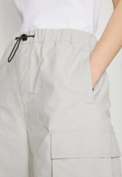 YOURTURN Unisex - Shorts - Light Grey 13 YOURTURN Unisex - Shorts - Light Grey -Yourturn Verkoopwinkel fb21bd3b219d4ff4b3b1cc09b2fd0909